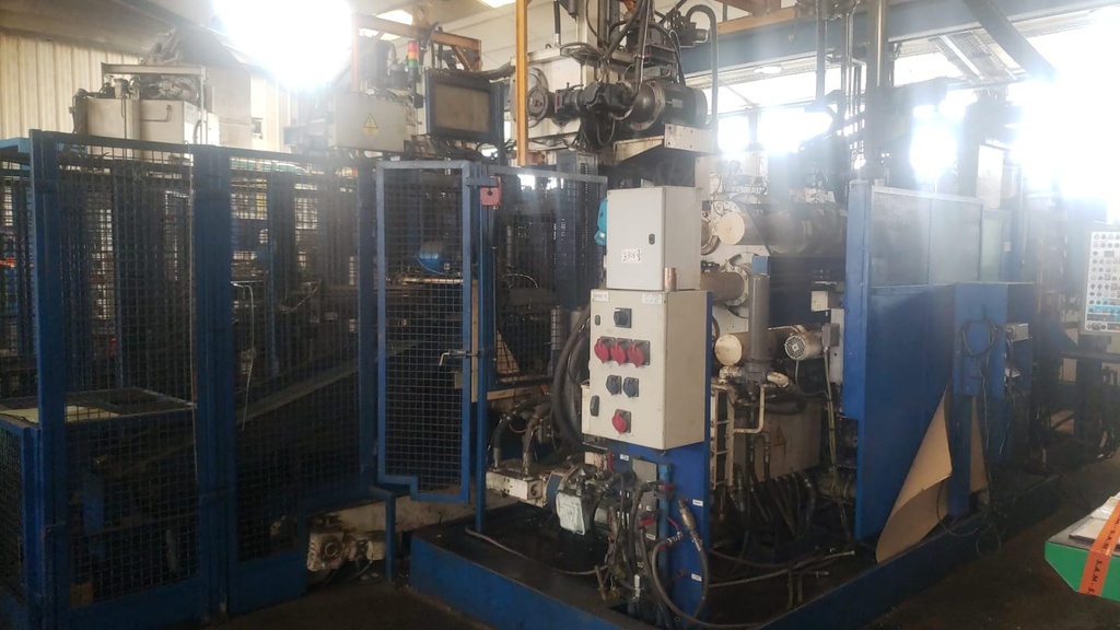 Lot 306 - Ilot de moulage vendu APEX 3.jpg