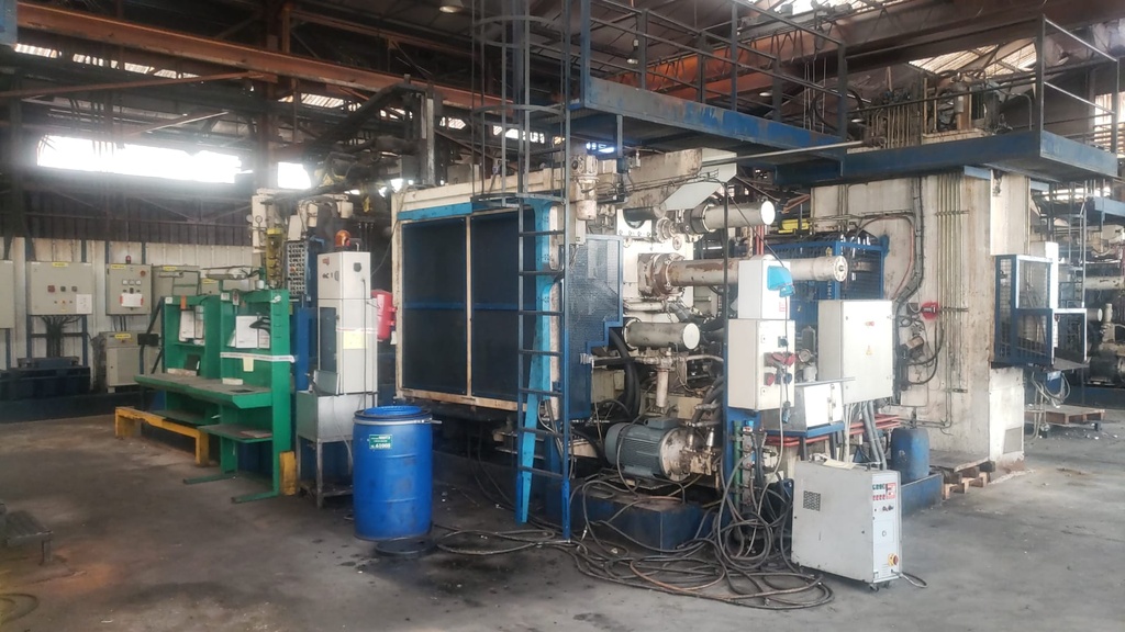 Lot 309 - Ilot de moulage 900T2.jpg