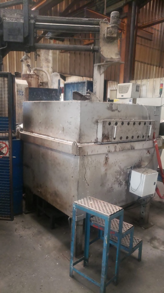 Lot 310 - Ilot de moulage 700T6 (DE51A46) 5.jpg