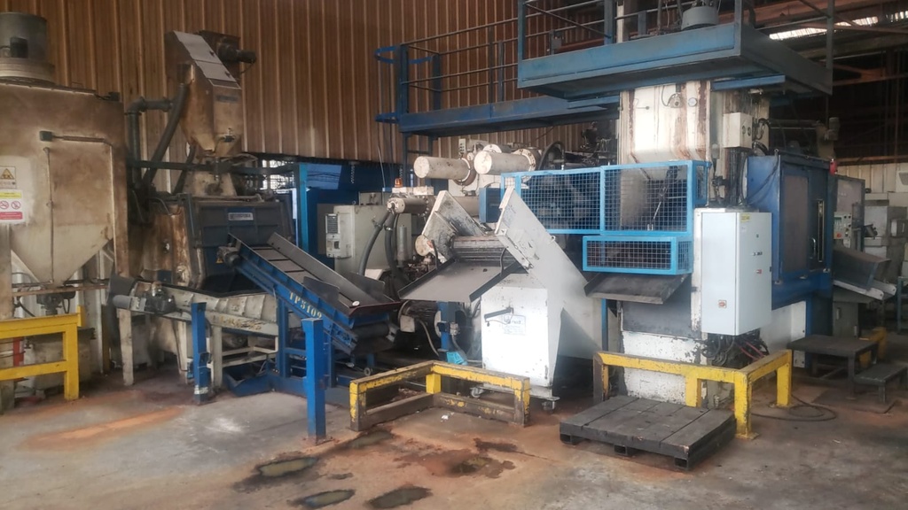 Lot 310 - Ilot de moulage 700T6 (DE51A46) 2.jpg