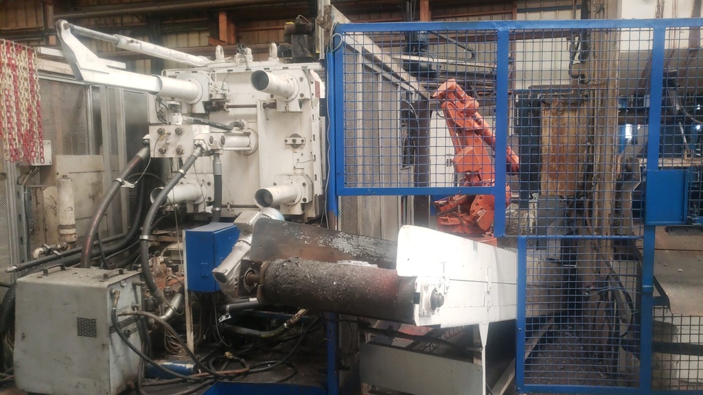 Lot 314 - Ilot de moulage 700T1 3.jpg