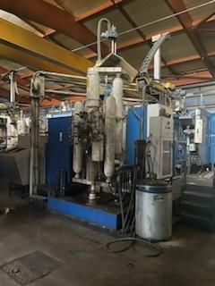 Lot 305 - Ilot de moulage 900T4